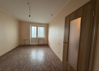 Продается 2-комнатная квартира, 56 м2, Курск, проспект Вячеслава Клыкова, 75