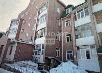 Продаю двухкомнатную квартиру, 48 м2, Стерлитамак, проспект Ленина, 1