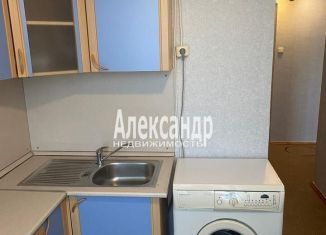 Продам трехкомнатную квартиру, 70.9 м2, Колпино, бульвар Трудящихся, 34