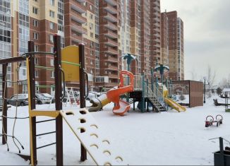 Продается двухкомнатная квартира, 60.2 м2, рабочий поселок Маркова, квартал Стрижи, 6