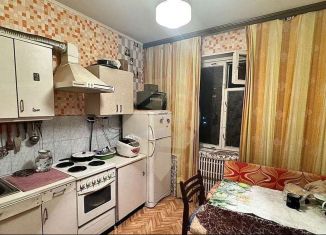 Продается 1-комнатная квартира, 40 м2, Старый Оскол, микрорайон Макаренко, 34