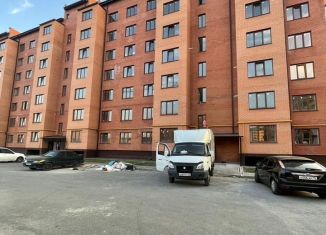 Продаю квартиру со свободной планировкой, 93.4 м2, Владикавказ, улица Курсантов-Кировцев, 25Кк1