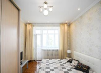 Сдача в аренду 2-ком. квартиры, 70 м2, Омск, Ленинградская площадь, 3