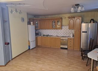 Продаю 4-ком. квартиру, 109.7 м2, Абакан, Молодёжная улица, 8