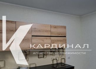 Сдаю в аренду 1-ком. квартиру, 46 м2, Старый Оскол, микрорайон Степной, 33Б