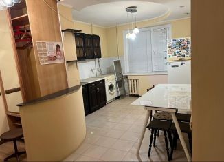 Продам 3-комнатную квартиру, 79 м2, Адыгея, улица Фрунзе, 9