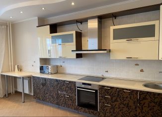 Сдам в аренду 3-ком. квартиру, 91 м2, Долгопрудный, Лихачёвское шоссе, 20к4