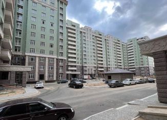 Продаю 2-ком. квартиру, 80.2 м2, Махачкала, улица Титова, 144к5, ЖК Родные Просторы