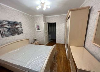 Сдам 4-ком. квартиру, 86 м2, Москва, улица Красина, 24/28, улица Красина