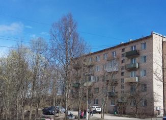 Сдам 1-комнатную квартиру, 35 м2, городской посёлок Кузнечное, улица Гагарина, 2