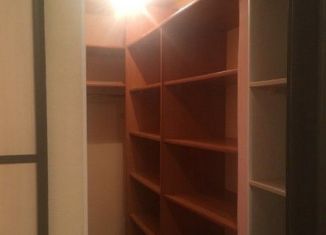 Сдам в аренду 2-ком. квартиру, 49 м2, Тюмень, Киевская улица, 60