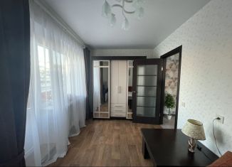 Сдается двухкомнатная квартира, 43 м2, Челябинская область, улица Горелова, 2