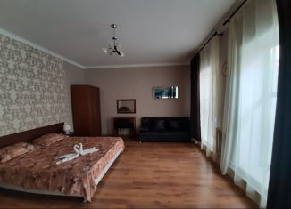 Сдам 1-комнатную квартиру, 70 м2, Геленджик, улица Толстого, 64