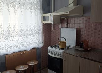 Сдается двухкомнатная квартира, 40 м2, Новочебоксарск, улица Винокурова, 5