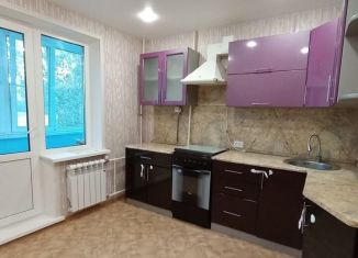 Сдается двухкомнатная квартира, 54 м2, Тольятти, улица Лизы Чайкиной, 83, Комсомольский район