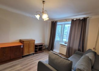 Сдаю в аренду 1-ком. квартиру, 31 м2, Кронштадт, улица Комсомола, 1