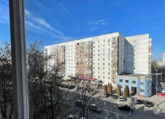 Продажа 2-комнатной квартиры, 37.2 м2, Черкесск, улица Умара Алиева, 18