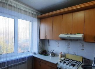 Продам двухкомнатную квартиру, 46 м2, посёлок городского типа Новоозёрное, улица Адмирала Кантура, 3