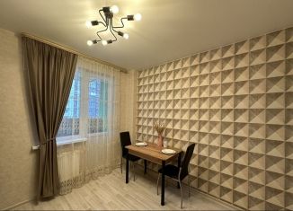 Сдам в аренду 1-ком. квартиру, 45 м2, Краснодар, улица имени Валерия Гассия, 4/7к1, Карасунский округ