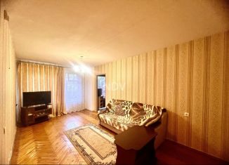 Продается 3-комнатная квартира, 56.2 м2, Москва, 1-й микрорайон, 13