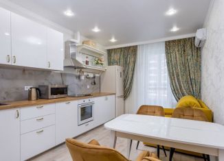 Аренда 2-ком. квартиры, 60 м2, Краснодар, улица Героев-Разведчиков, 6к1