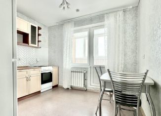 Сдам 1-ком. квартиру, 40 м2, Казань, улица Андрея Адо, 13Б