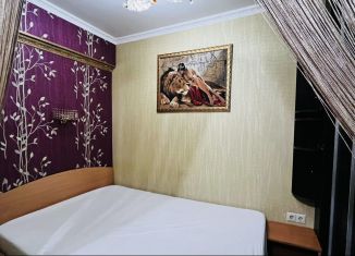 Сдаю в аренду двухкомнатную квартиру, 36 м2, Сочи, улица Роз, 48