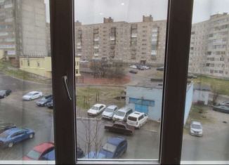 Сдается 2-комнатная квартира, 52 м2, Североморск, улица Вице-адмирала Падорина, 17