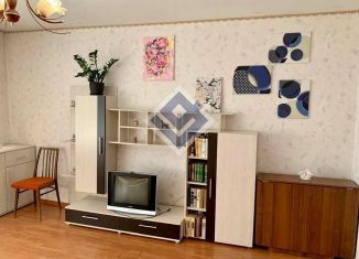 Продается трехкомнатная квартира, 62 м2, Удмуртия, улица Калинина, 5