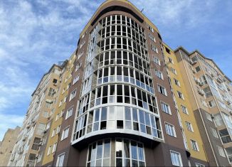 Продам трехкомнатную квартиру, 104 м2, Майкоп, Пионерская улица, 530