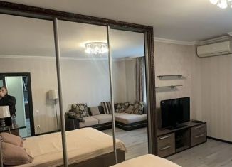 Сдается 2-ком. квартира, 70 м2, Ростов-на-Дону, улица Варфоломеева, 265