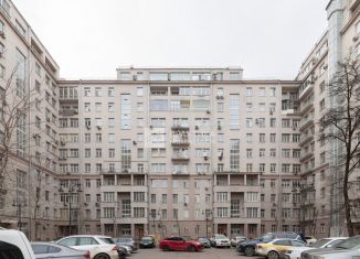 Продажа трехкомнатной квартиры, 128.6 м2, Москва, улица Серафимовича, 2, метро Александровский сад