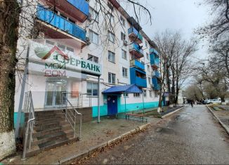 Продается 3-ком. квартира, 58 м2, Элиста, улица Ю. Клыкова, 130