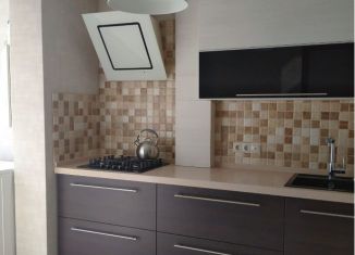 Продам трехкомнатную квартиру, 70 м2, посёлок городского типа Энем, улица Перова, 81