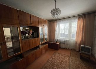 Продам 3-комнатную квартиру, 52 м2, рабочий посёлок Ильиногорск, улица Угарова, 26
