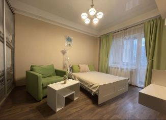 Сдается 1-комнатная квартира, 35 м2, Симферополь, улица Крылова, Центральный район