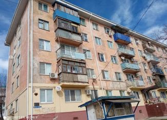 Продается 2-ком. квартира, 43 м2, Элиста, 4-й микрорайон, 4-й микрорайон, 17