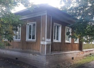 Трехкомнатная квартира на продажу, 55 м2, Яранск, улица Тургенева, 21А/8