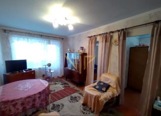 Продажа 3-ком. квартиры, 44 м2, Лабинск, Революционная улица, 366