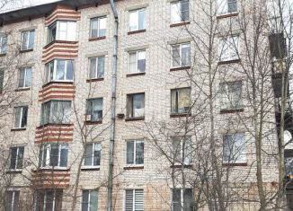 Продается 2-комнатная квартира, 42.7 м2, деревня Лаголово, Садовая улица, 4