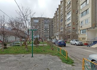 Продается трехкомнатная квартира, 61.5 м2, село Кабардинка, Пролетарская улица, 38/1