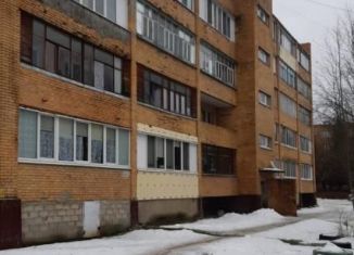 Продается 1-комнатная квартира, 30.8 м2, поселок городского типа Товарково, Октябрьская улица, 31