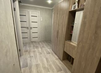 Продажа 2-ком. квартиры, 50.2 м2, Кузнецк, площадь Ленина