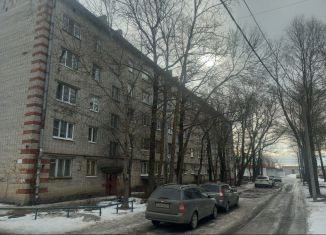 2-ком. квартира на продажу, 47 м2, поселок Новый Учхоз, площадь Усова, 3