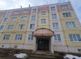 Продам 2-комнатную квартиру, 63.8 м2, Старица, улица имени Захарова, 95