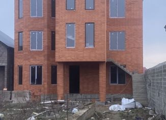 Продается 3-комнатная квартира, 105 м2, посёлок городского типа Семендер, улица Абдурахманова, 23