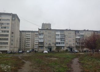 Сдаю в аренду однокомнатную квартиру, 32 м2, Каменск-Уральский, Комсомольский бульвар, 67