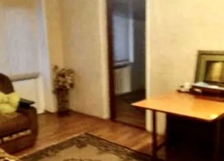Продаю трехкомнатную квартиру, 56 м2, Грозный, улица Е.М. Батаевой, 32