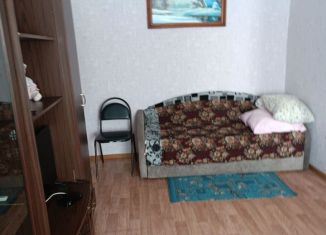 Сдается в аренду 2-комнатная квартира, 46 м2, Новоаннинский, площадь Ленина, 3