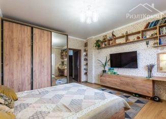 Продам 3-комнатную квартиру, 76.4 м2, посёлок городского типа Гвардейское, улица Острякова, 32